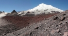 Elbrus und die Leitung von Mornen